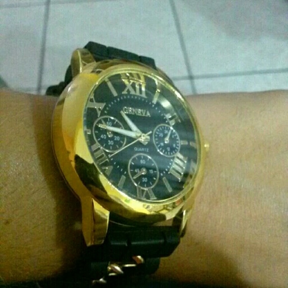 Black gold Silicone Geneva Watches Fashion Women - Picture 3 of 3