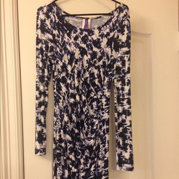 Seraphine maternity dress worn by Carrie underwood