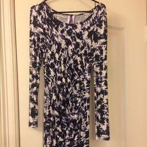 Seraphine maternity dress worn by Carrie underwood