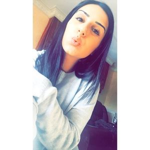 Meet your Posher, Simona