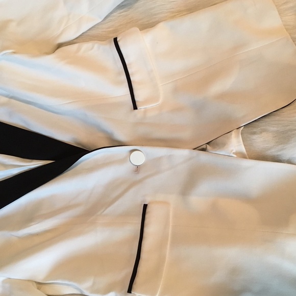 💢SOLD💢White sports coat - Picture 2 of 3
