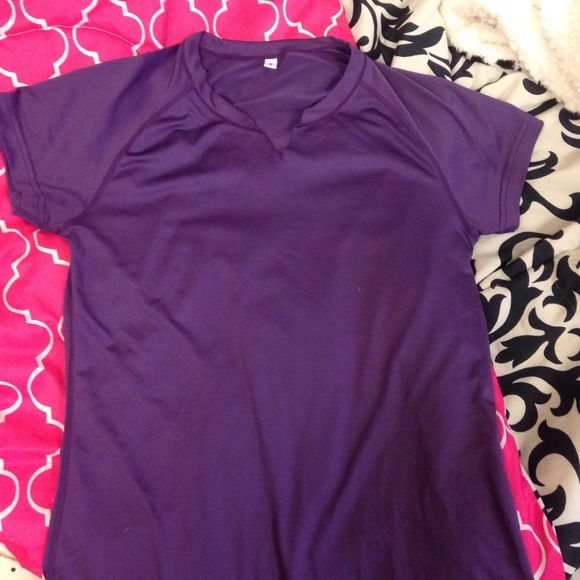 lululemon size medium v-cut workout top