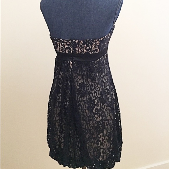 MARCIANO strapless lace bubble mini dress - Picture 3 of 3
