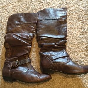 Brown leather boot