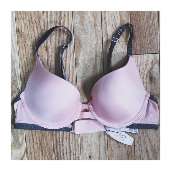 Victoria's Secret Padded Bra 32A NWT