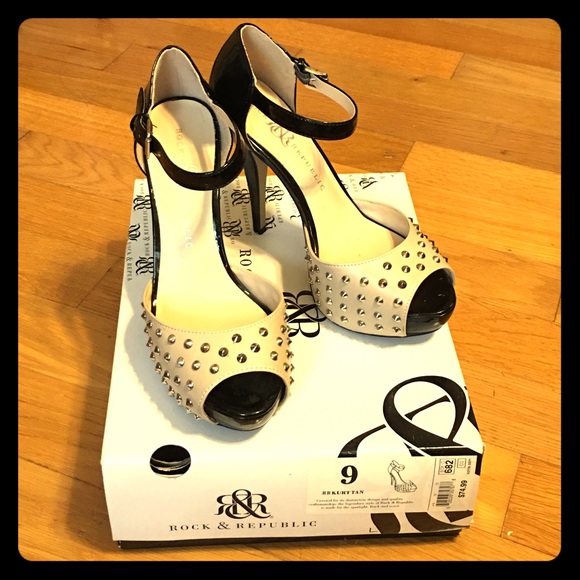 Sexy studded heels!