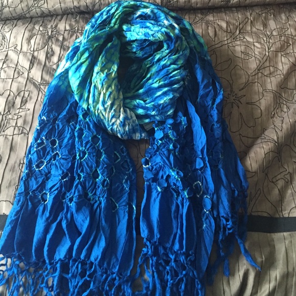 Blue textured silk scarf