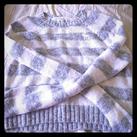 Abercrombie & Fitch sweater