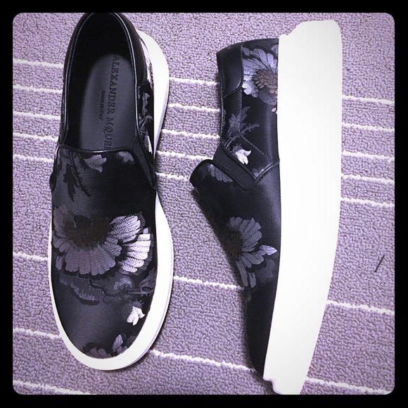 Alexander McQueen Shoes - Alexander McQueen floral print sneaker