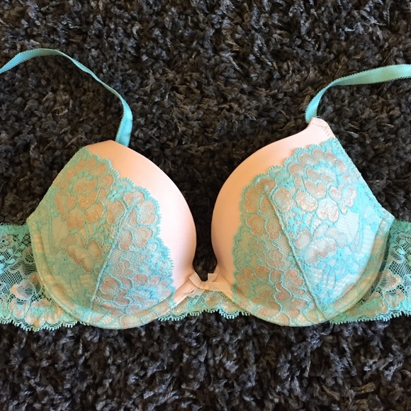 Victoria Secret Dream Angels push up- 34 B NWOT