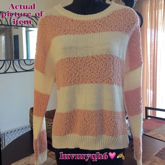 Pink and White Sweater🎉2XHP🎉 - Picture 2 of 3