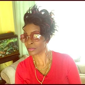 Meet your Posher, Victoria