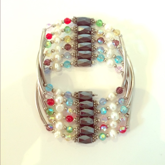 Magnetic beaded bracelet