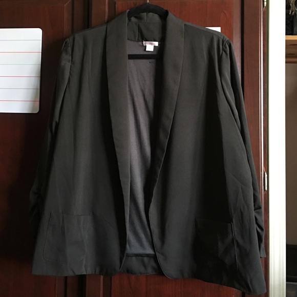 Quarter Length Sleeve Black Blazer