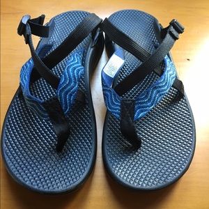 Chaco Hipthong Sandals!