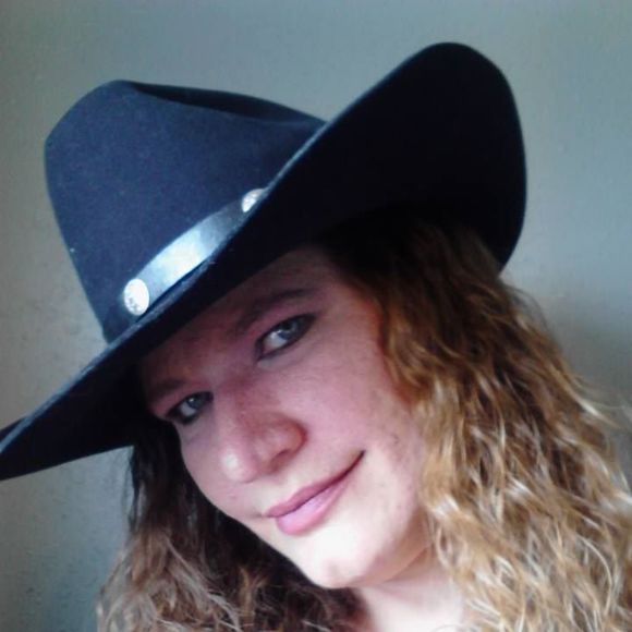 Meet your Posher, Laura - Picture 1 of 1