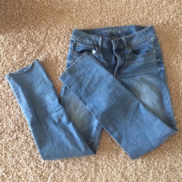 Light wash American Eagle Jeans