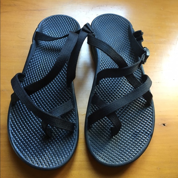 Black Chaco Zong sandals