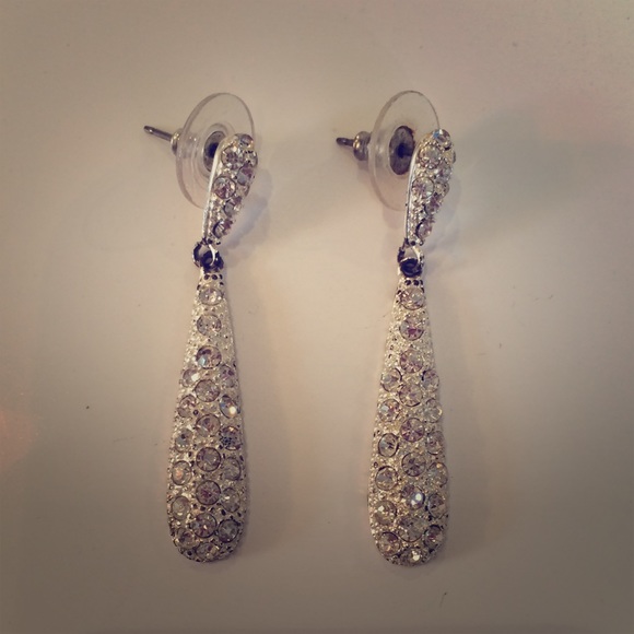 Tear drop faux diamond earring