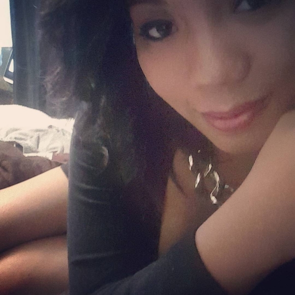 Meet your Posher, Camille - Picture 1 of 1