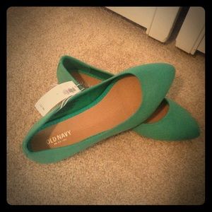 Bright green flats! 💚