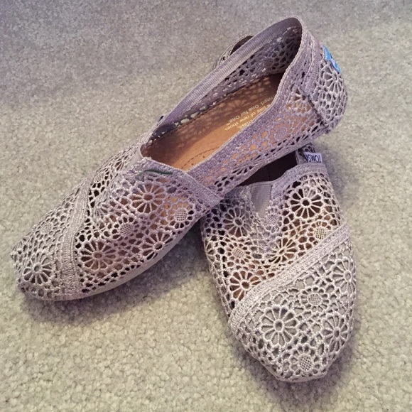 Size 6 crocheted Toms