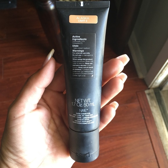 👍🏼👍🏼SOLD👍🏼👍🏼Nars Velvet Matte Skin Tint - Picture 2 of 4