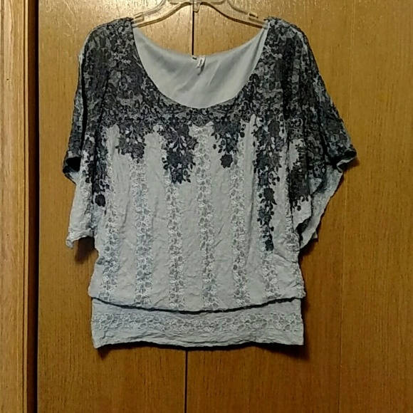 Maurices studio y top size small