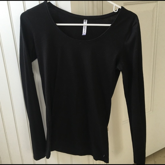 Fabletics scoop neck tee III