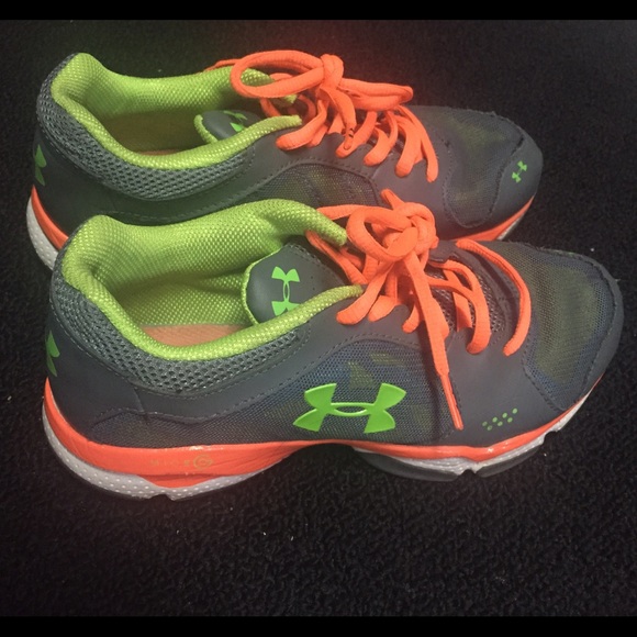 Under armour shoe!