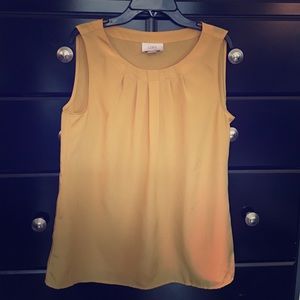 NWOT, vintage yellow Loft brand shell😍