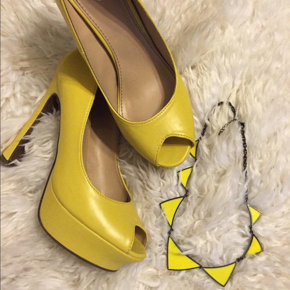 Express Shoes - Yellow Platform Pumps