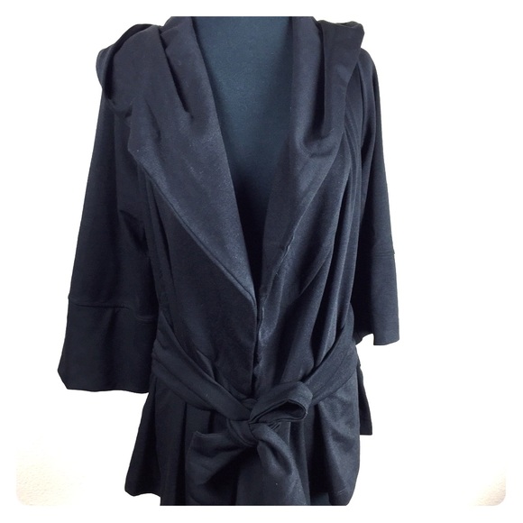 Hooded 3/4 sleeve sweater