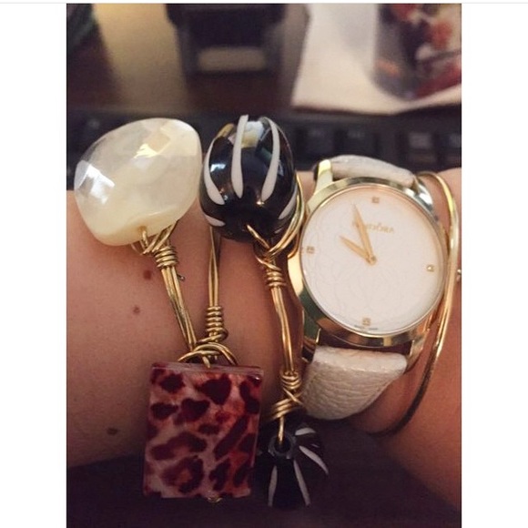 Jewelry - FINAL PRICE🔹Cream Stone Bangle