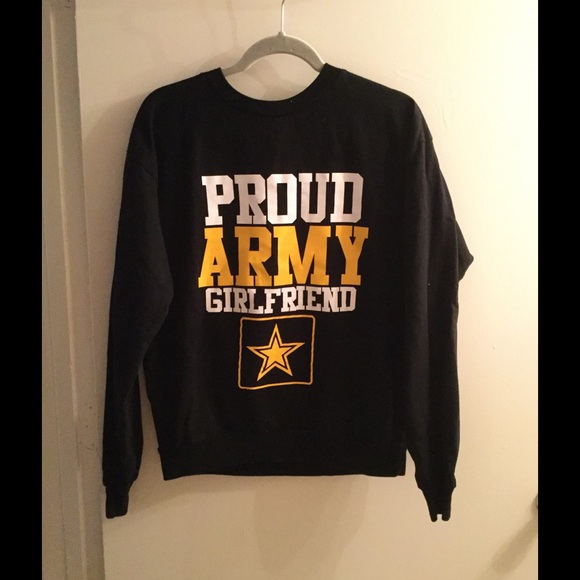 Army girlfriend sweatshirt!🇺🇸⭐️