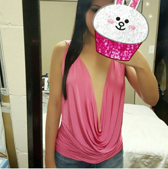 Very cute pink top.