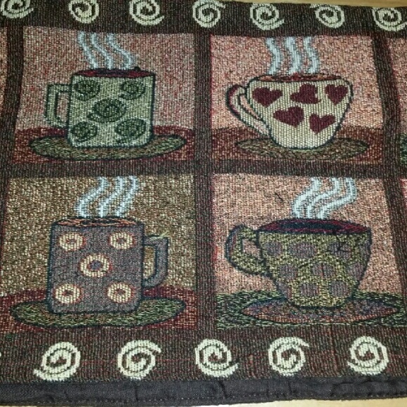 6 foot table runner EUC