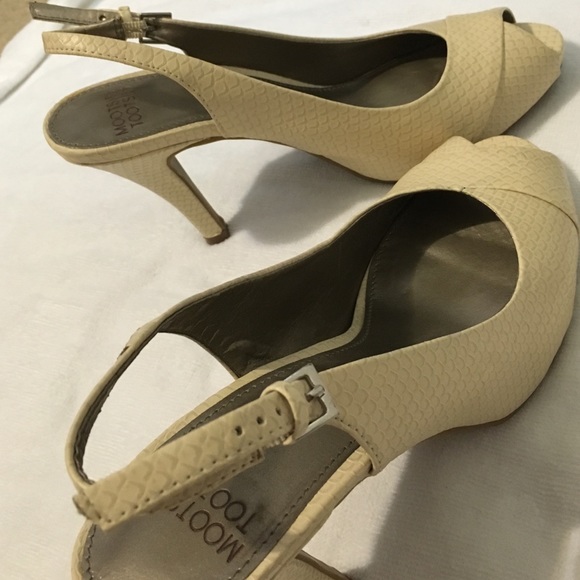 Heels - Picture 4 of 4