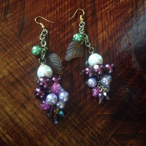 Earrings - Picture 1 of 2
