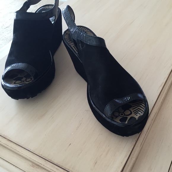 FLY platform shoes