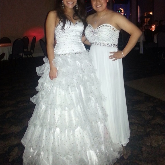 WHITE BALLGOWN PROM DRESS - Picture 2 of 3