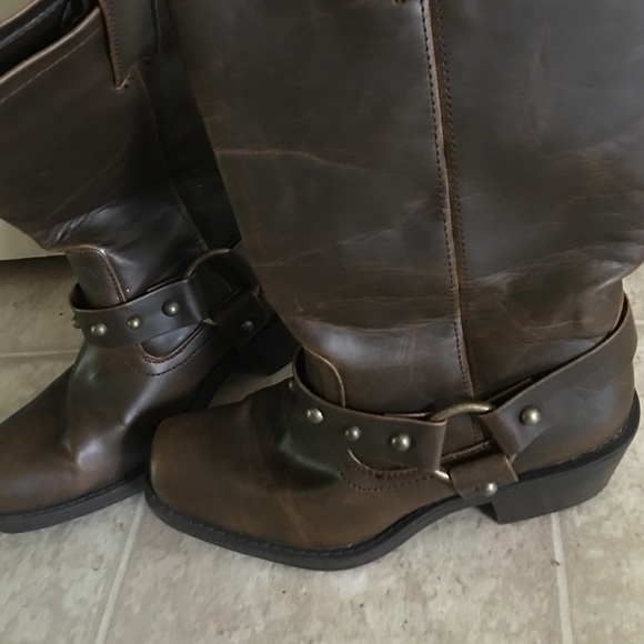 Cowgirl boots - Picture 1 of 1