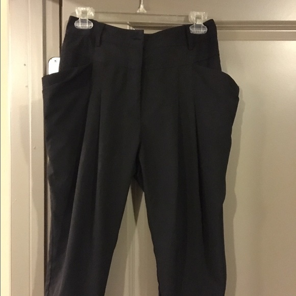 🔺SOLD🔺Cute capri pant! - Picture 2 of 4