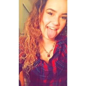 Meet your Posher, Isabelle