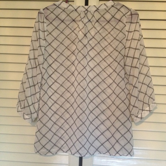 Old Navy patterned top - Picture 3 of 3