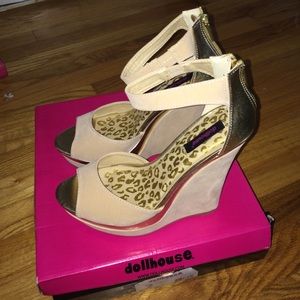 Dollhouse Wedges. Never worn!