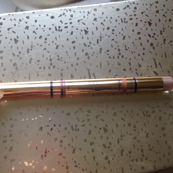 The Eye Architect Liner and Shadow