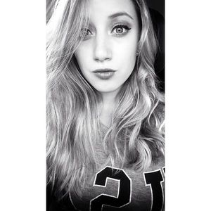 Meet your Posher, Natalie