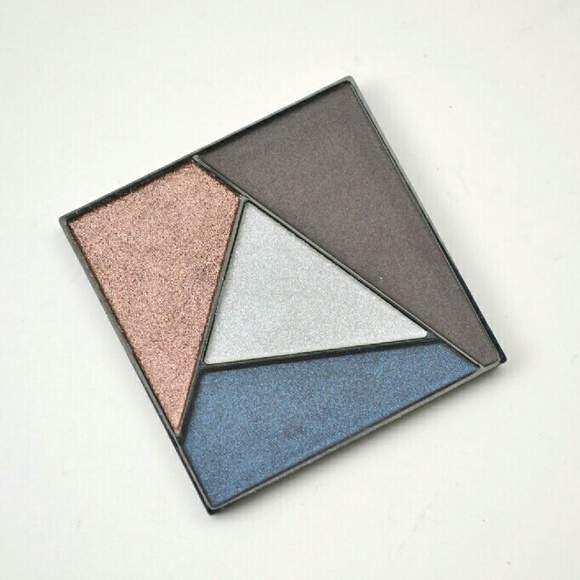 *NWT LTD* Modern Metro Eyeshadow Palette