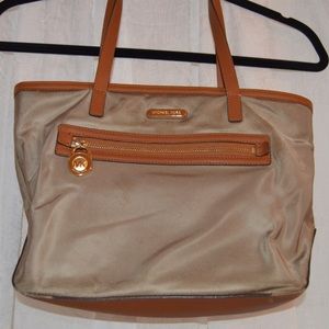 Michael Kors Bag 💐💥ON SALE💥💐